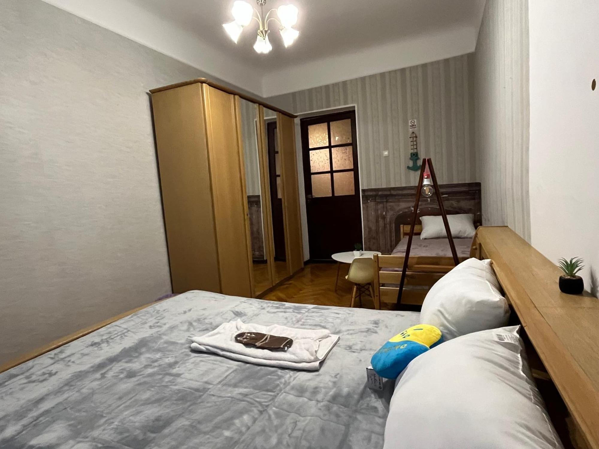 Ararat-Klovskaya Hostel-Apartments Kiev Kyiv Exterior foto