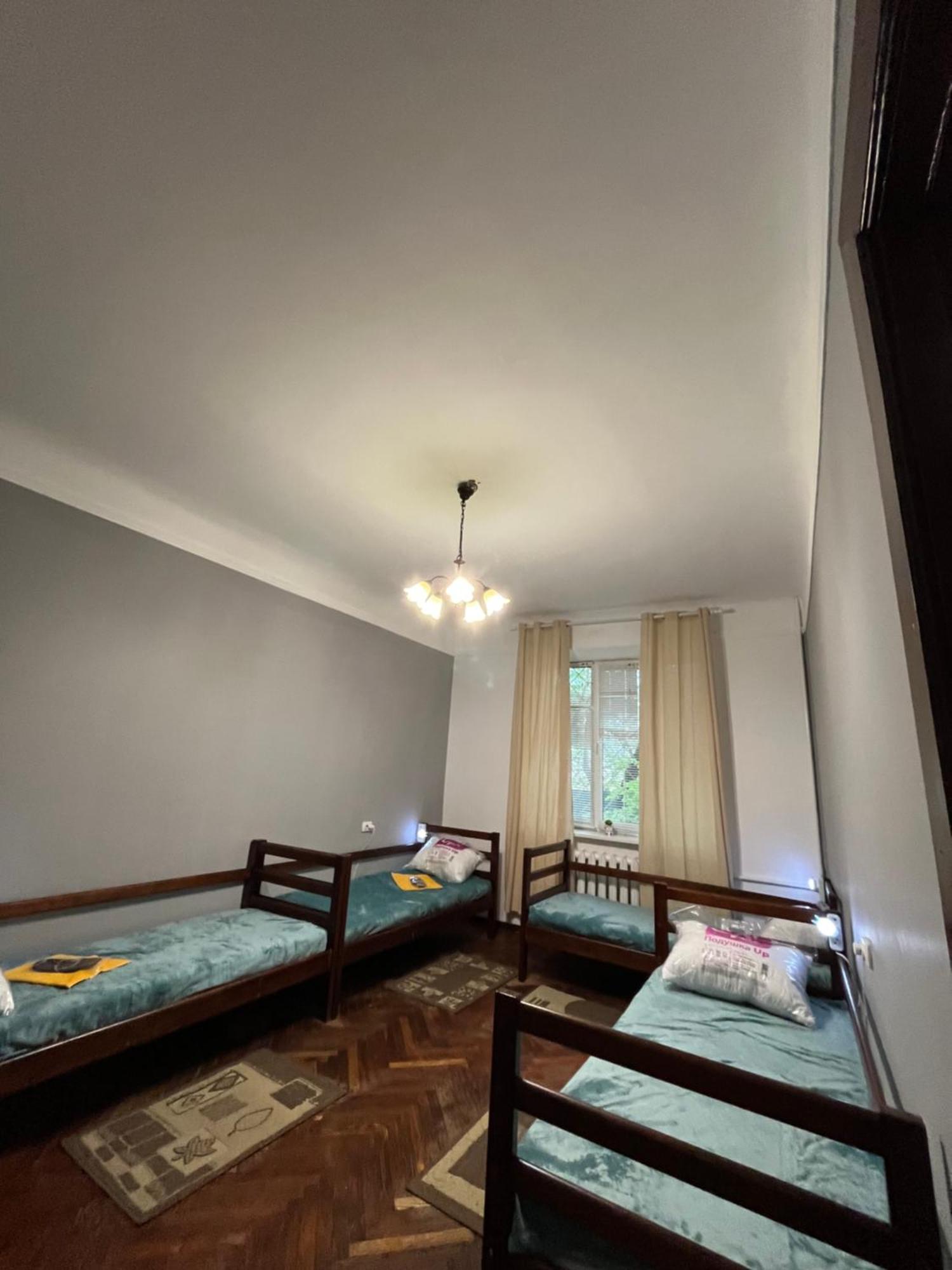 Ararat-Klovskaya Hostel-Apartments Kiev Kyiv Exterior foto