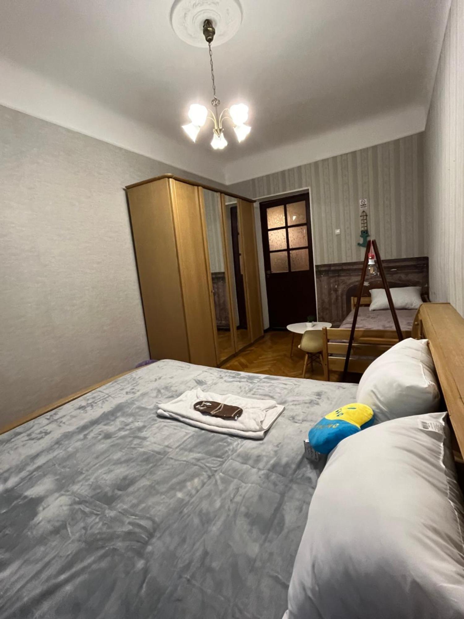 Ararat-Klovskaya Hostel-Apartments Kiev Kyiv Exterior foto